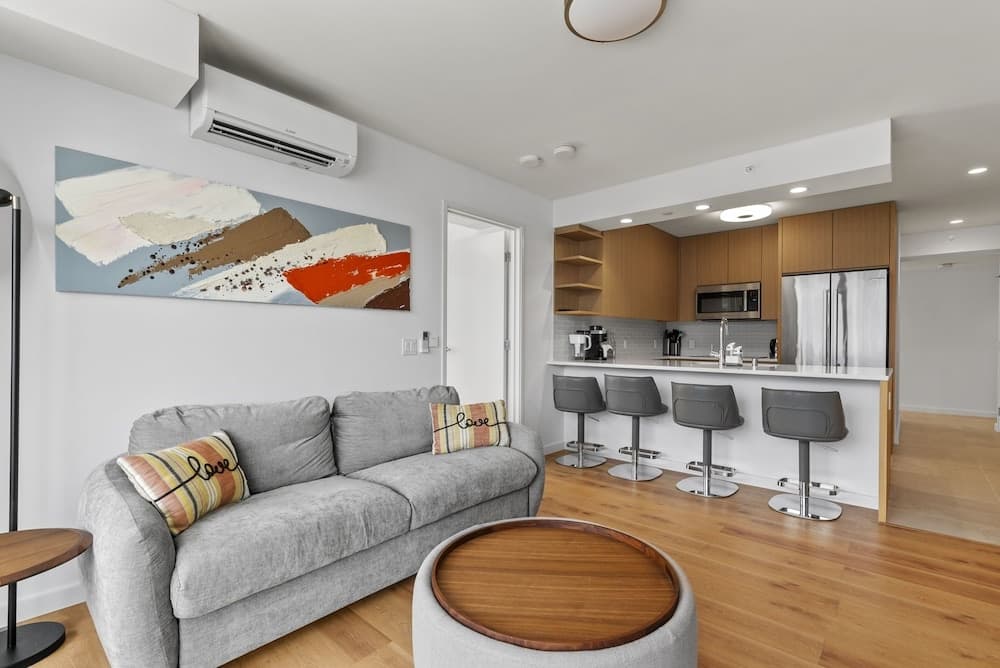 Sky Ala Moana 3509 3 Bedroom Condo by RedAwning