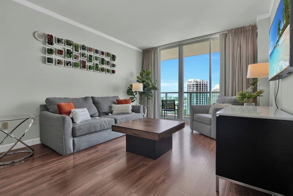 Spectacular Bay View 1bd 2baths in Grove