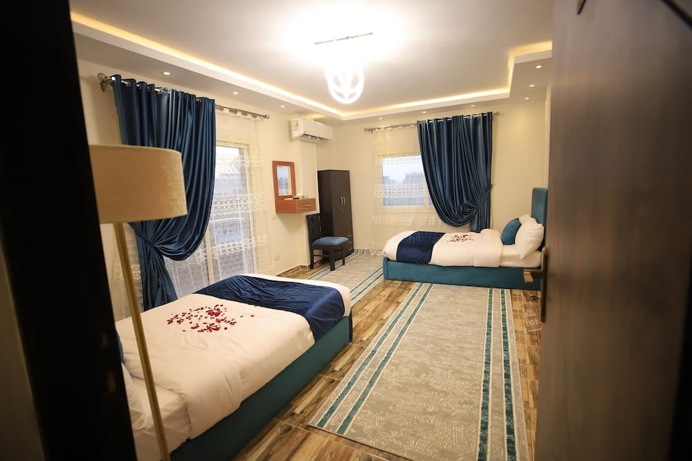 Happy Day Pyramids View Hotel