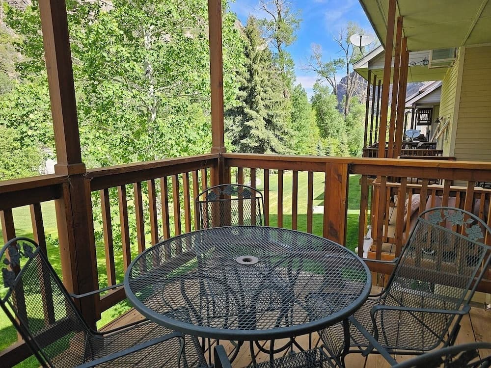 Cascade Three Bedroom Two Bath C07
