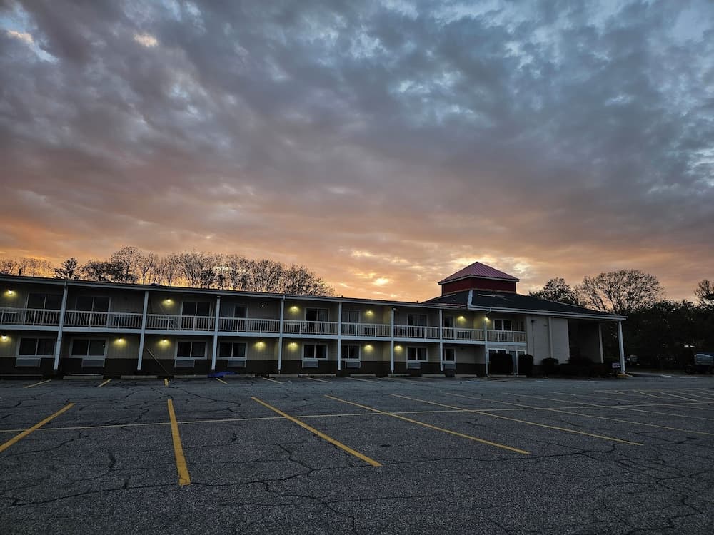 Center Street Value Inn