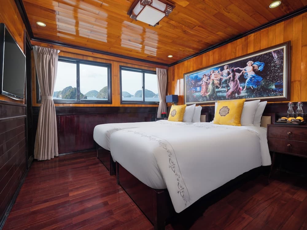 Hera Classic Boutique Cruise Ha Long Bay