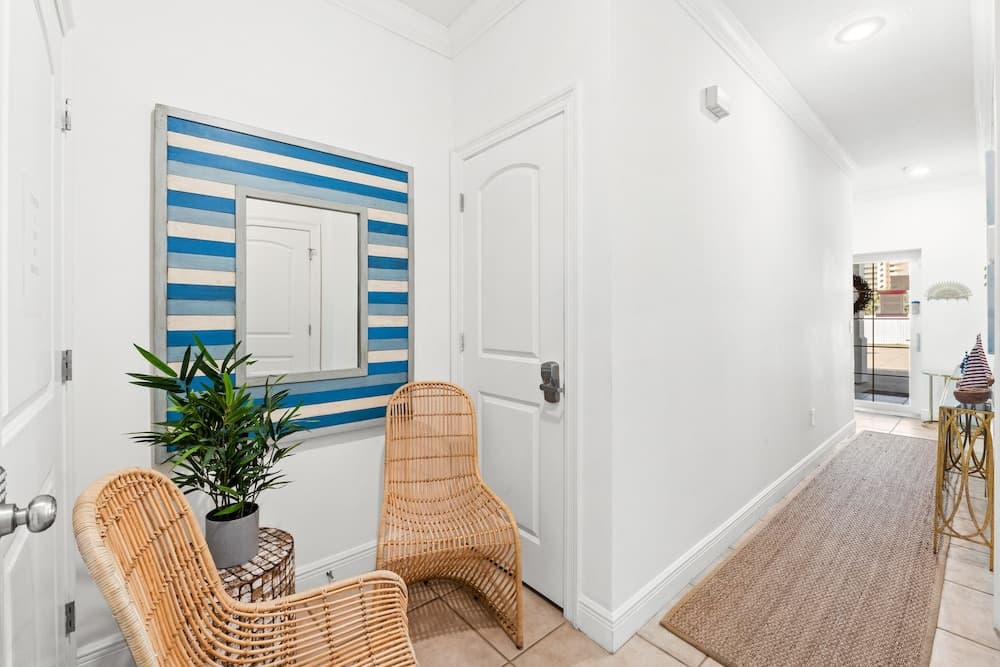 Beach House - Sea La Vie by PHG