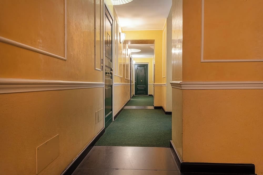 La finestra sul cortile di Via Roma