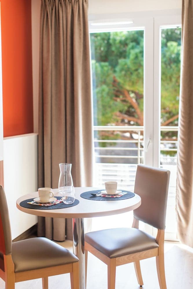 Zenao Appart Hôtel Fréjus