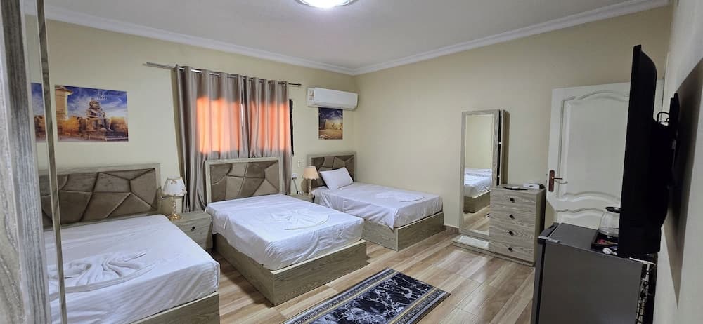 Pyramids Senusret Guest House