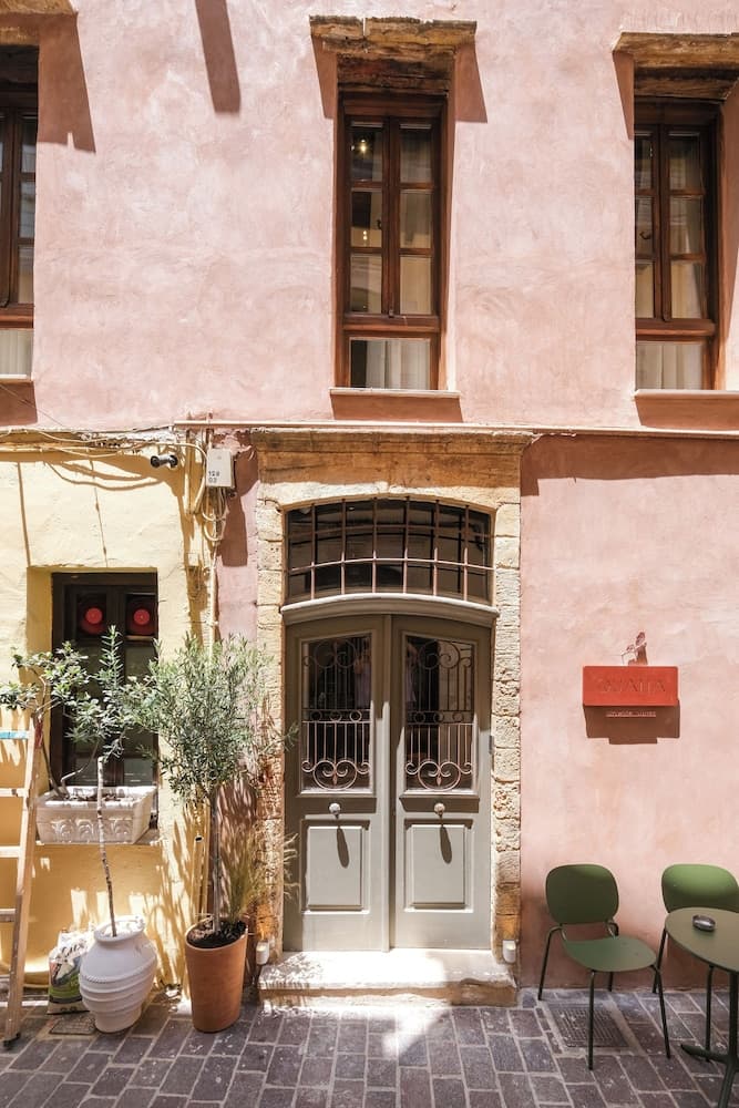 Qualia Slowlife Suites