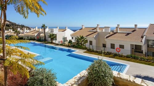 Top-floor Apartment With Pool Ref 20