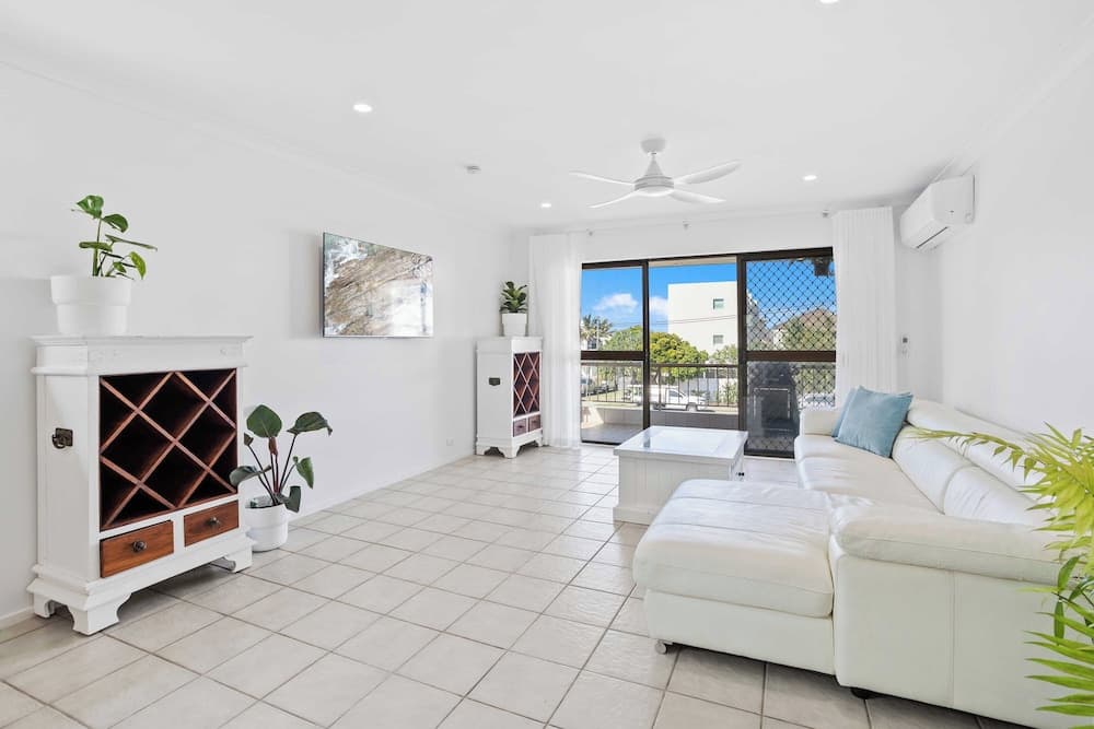 Little Palms by Burleigh Letting Co