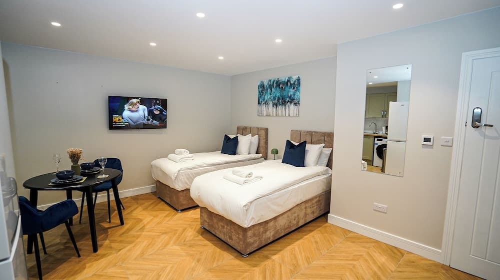 Wisteria F2 - single beds