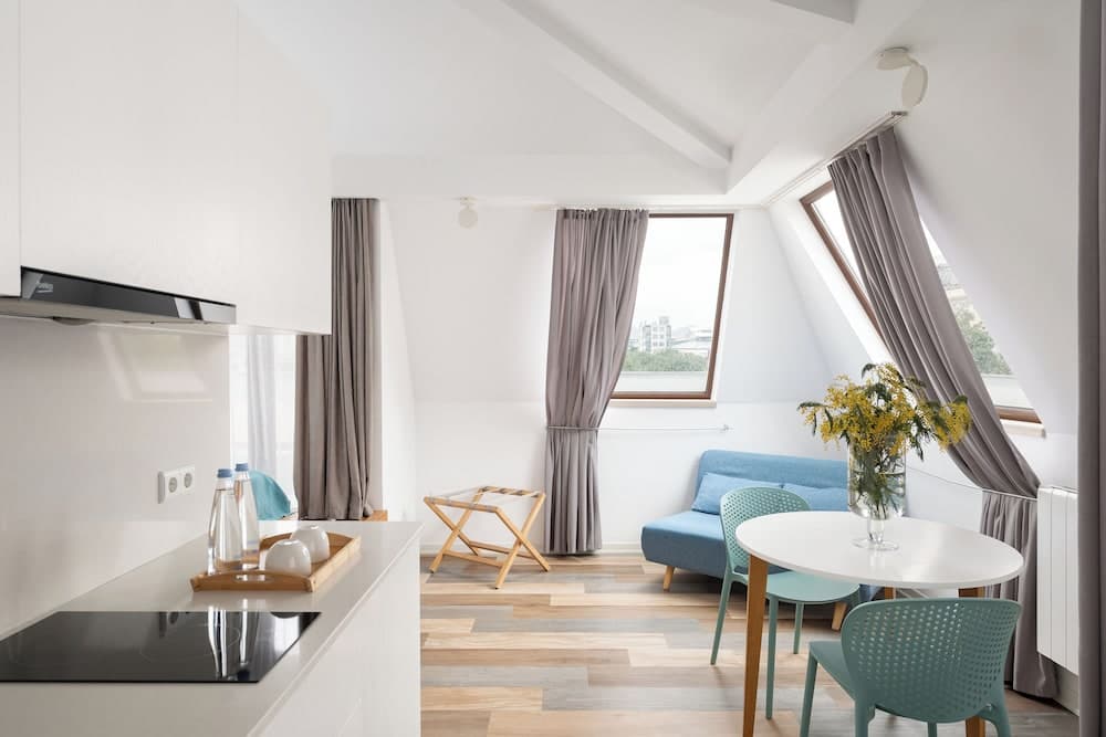 Mariinsky Apartments & Hotel