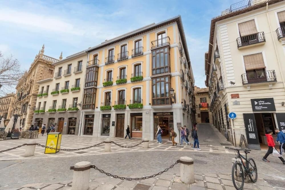 BIBO SUITES REAL CHANCILLERIA