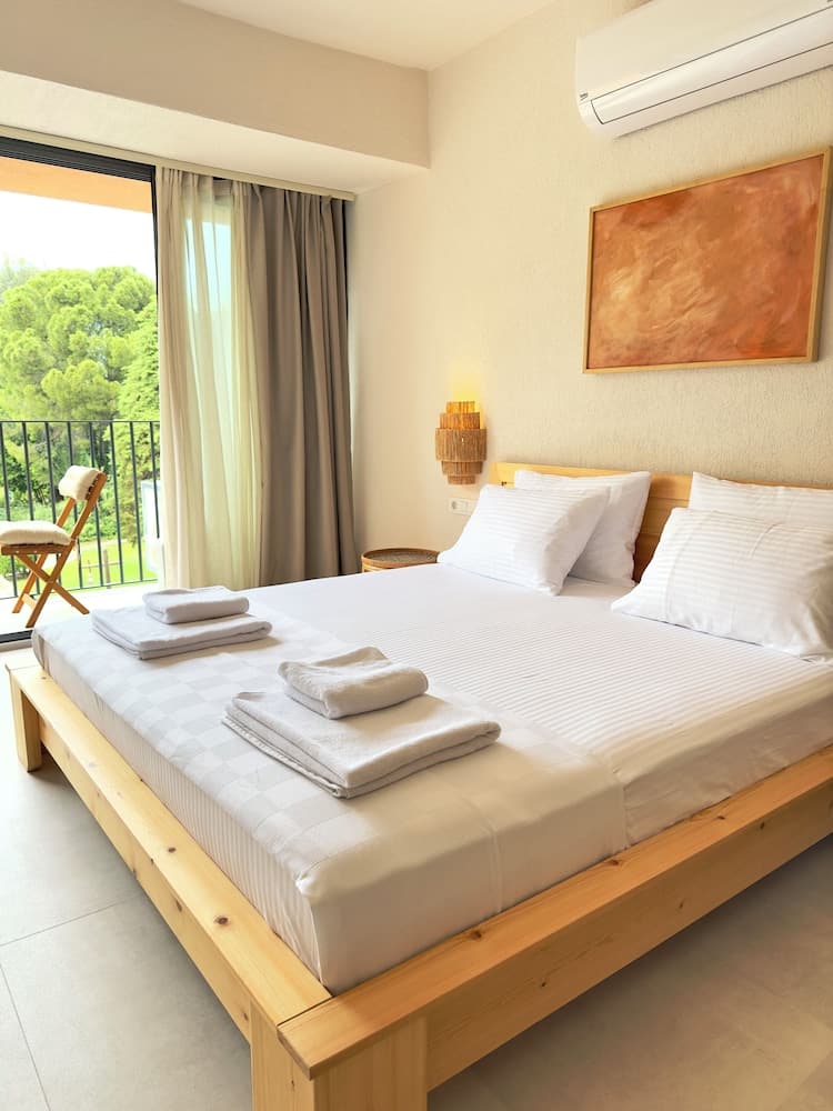 Rue Rooms