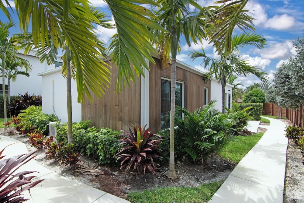 Palm Paradise Retreat Sleeps 4