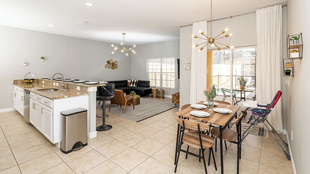 Sunset Chic at Paradise Palms