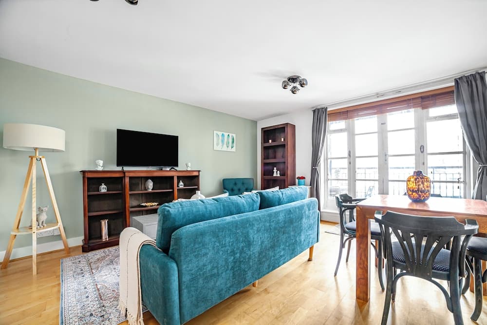 The Canary Wharf Flat