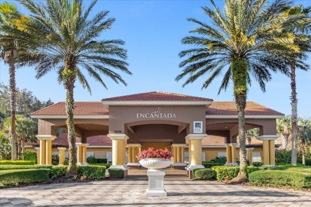 3 Bed/2.5 Bath Perfect Family Home Bunk Beds 3 Bedroom Townhouse by RedAwning