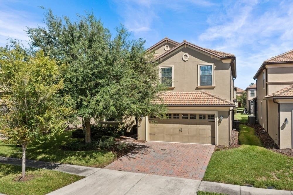 Star Wars 7 Bed Pool Home With Game Room 7 Bedroom Home by RedAwning