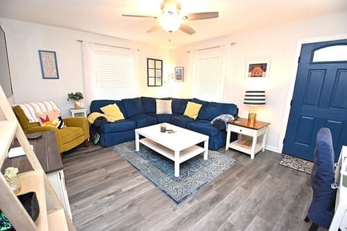 Extra Entertainment Space Just 7 Blocks to ND Campus 54211