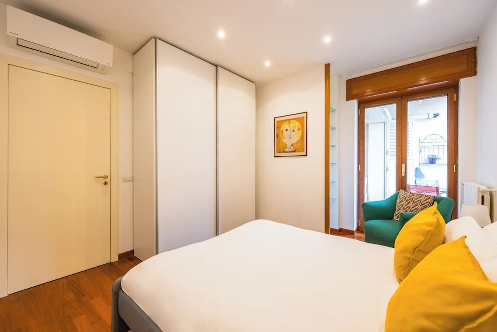 Colonna Classic Style Apartment