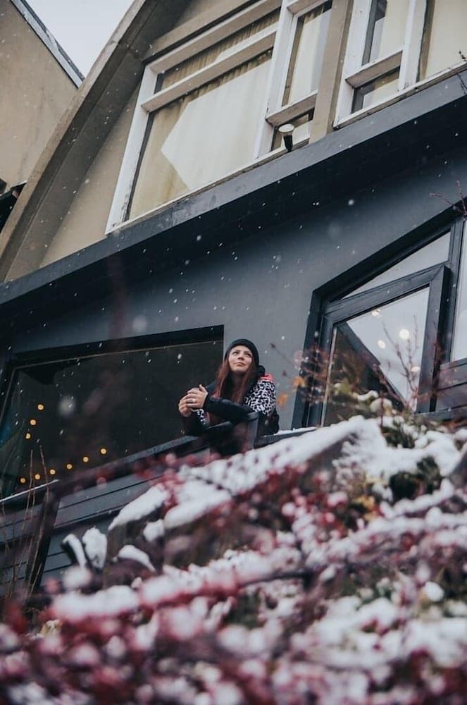 Moving Hostel Travel Bar