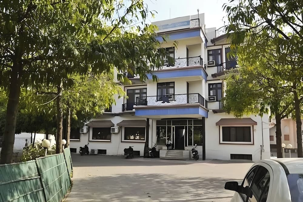 Hotel Amrapali