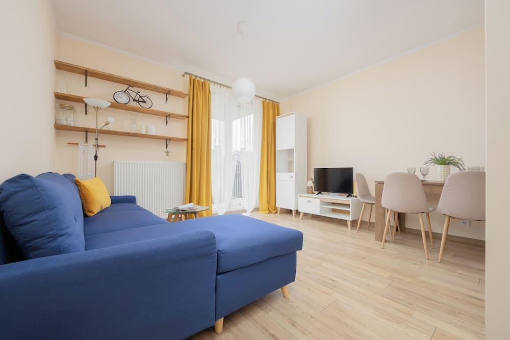 Warsaw Apartment With Parking by Renters