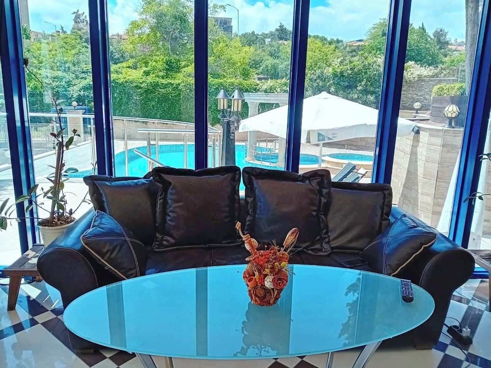 Twins Palace Apart Hotel