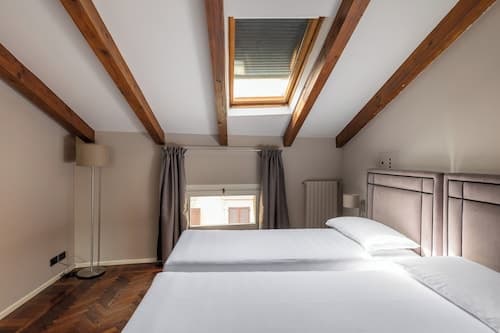 Wooden design Apartment by Wonderful Italy