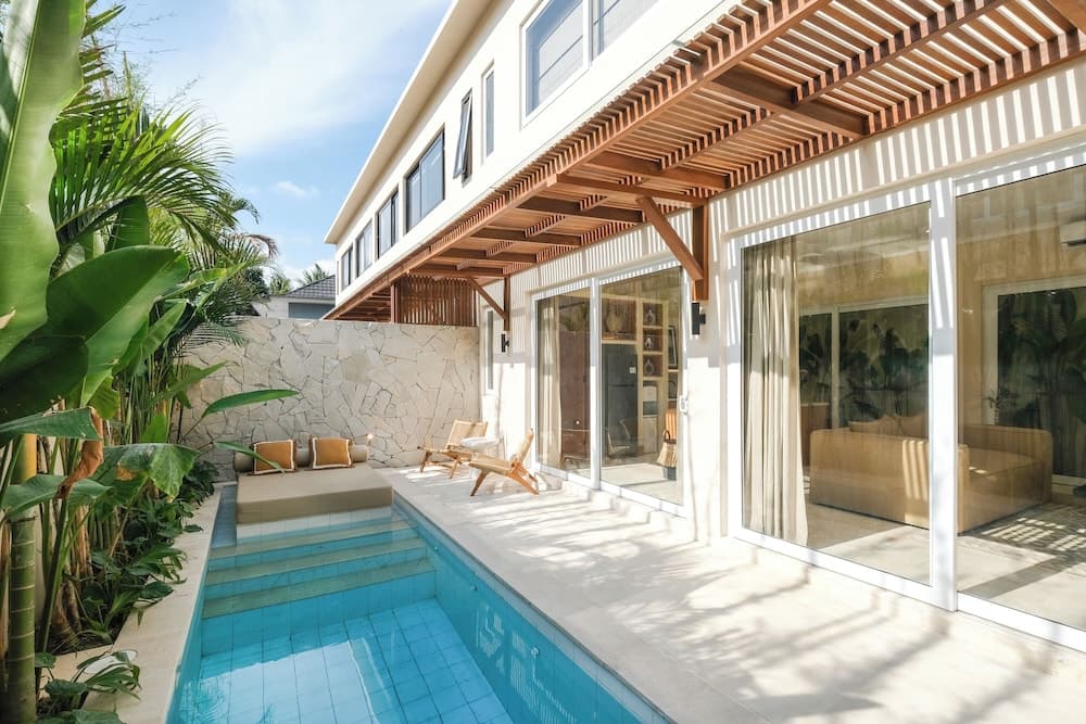 Perempuan Villas Pererenan