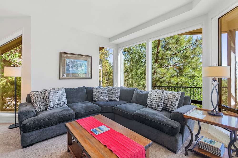 Snowcap Escape at Mount Bachelor