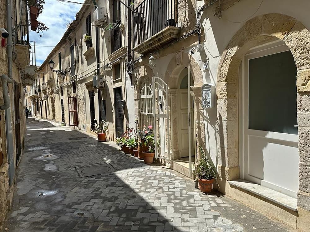 Konaklama yerinin ön cephesi