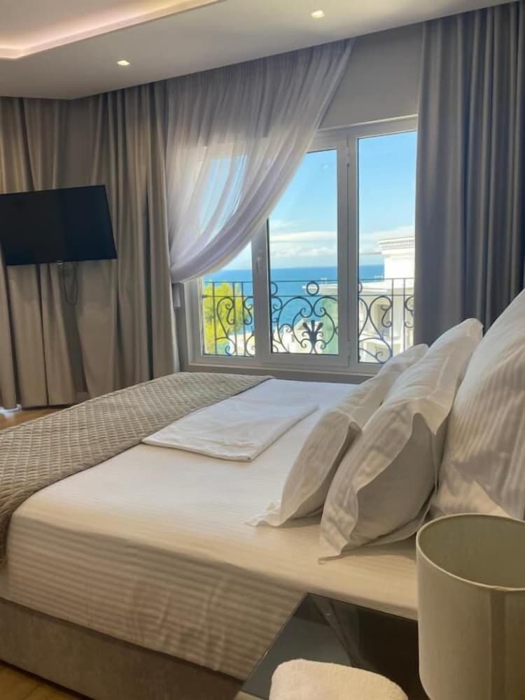 Ami Mar Hotel