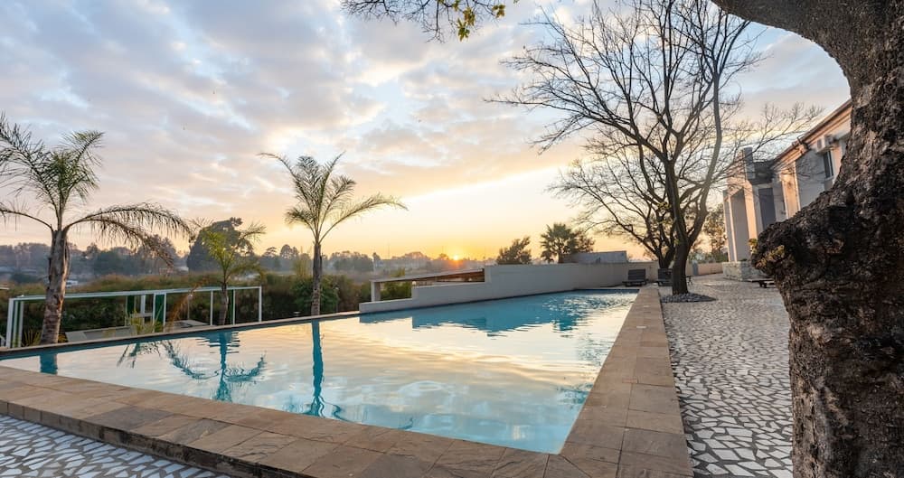 ANEW Hotel & Convention Centre OR Tambo