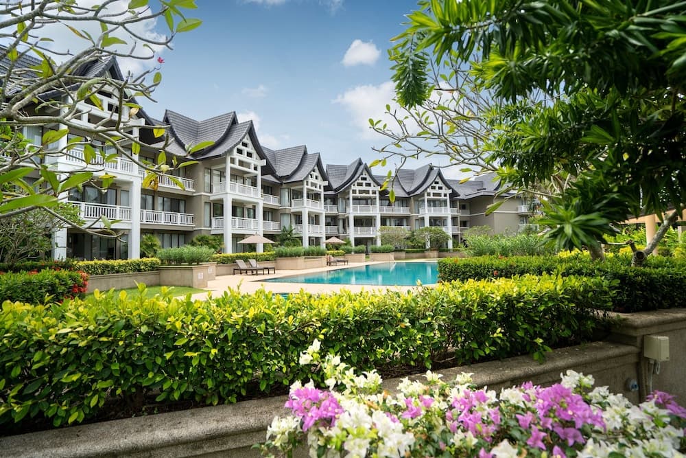 Laguna 2BR Apartment 2223 in Allamanda 2