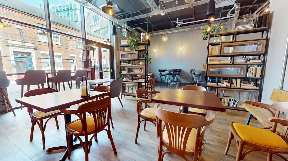 Student Only, Ensuite-in a Stylish Apartment