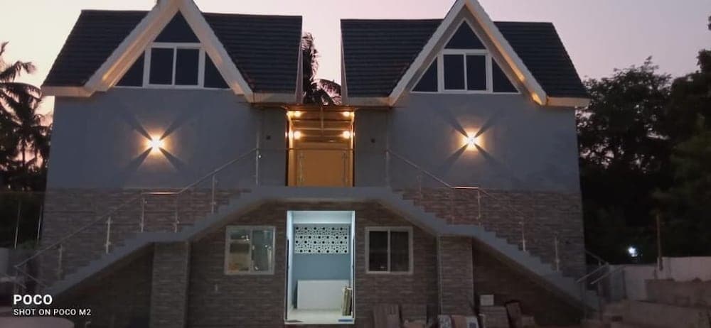 Konaklama yerinin ön cephesi