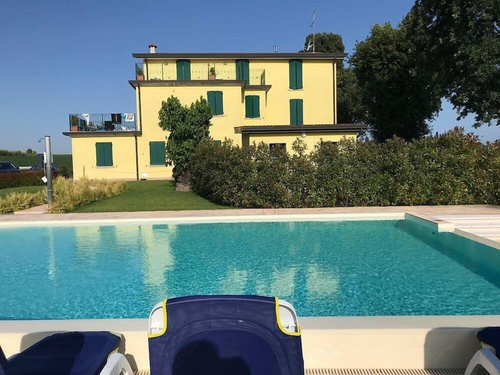 Konaklama yerinin ön cephesi