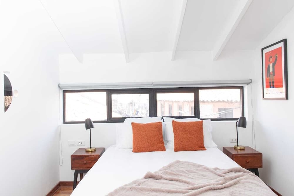 Solara Art House by Ämak