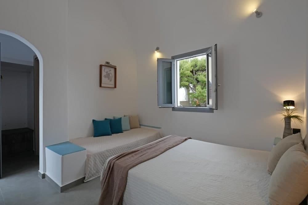 Perissa Blue Dome Rooms