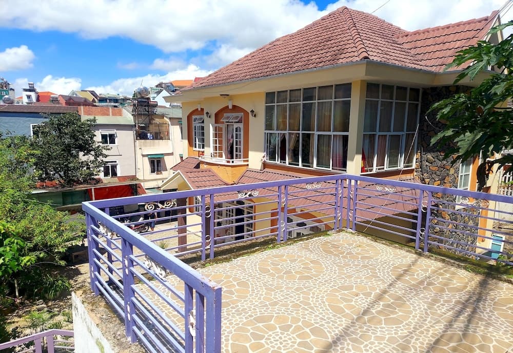 Konaklama yerinin ön cephesi