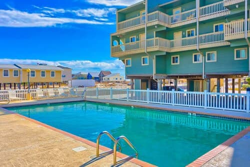 Summer House West Condos