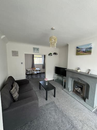 Hartlepool - 2 Bedroom - Near Seaside - Sleeps 5