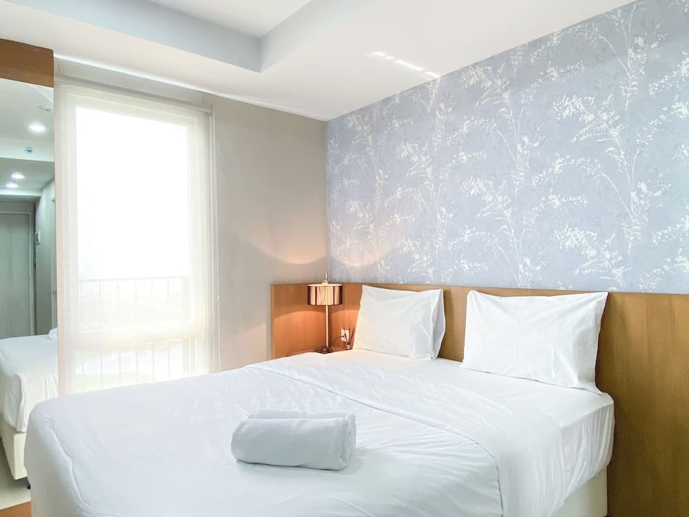 Good And Comfy Studio At Azalea Suites Apartment