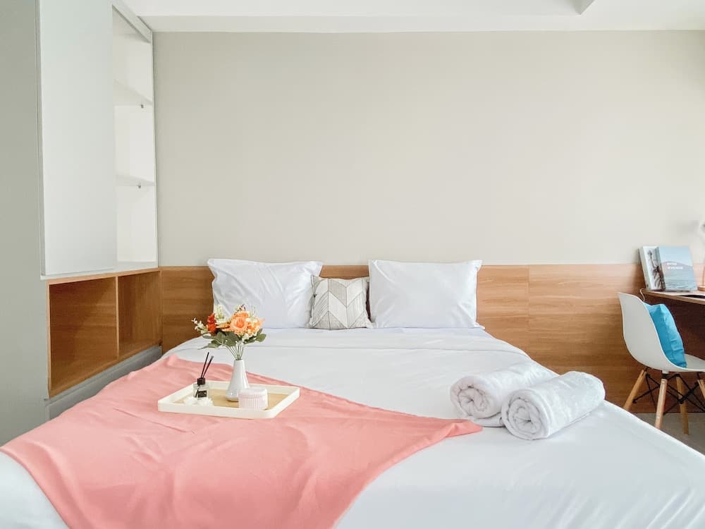 Modern Look Studio Apartment At Gateway Park Lrt City Bekasi