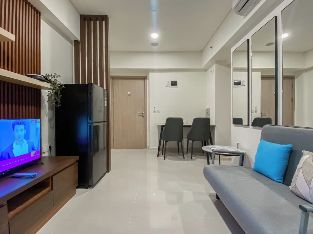 Comfort Look 2Br At Meikarta Apartment