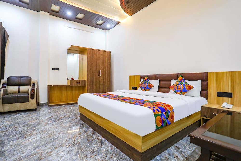 Fabhotel Jb Square Resort