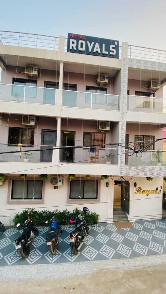 Konaklama yerinin ön cephesi