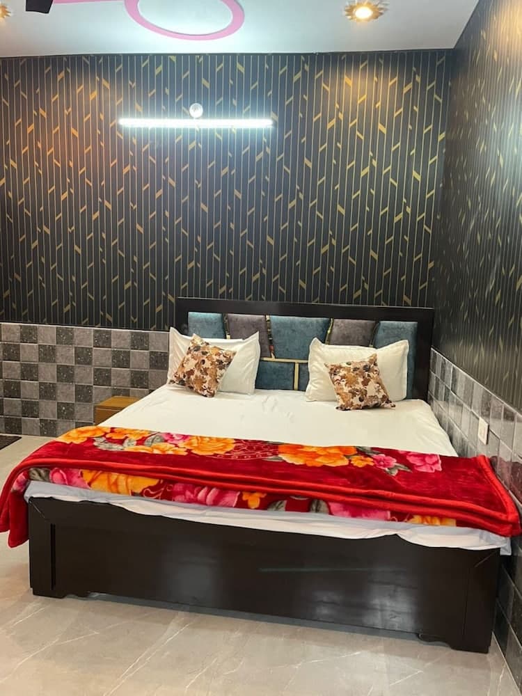 Goroomgo Raghunandan Guest House Ayodhya