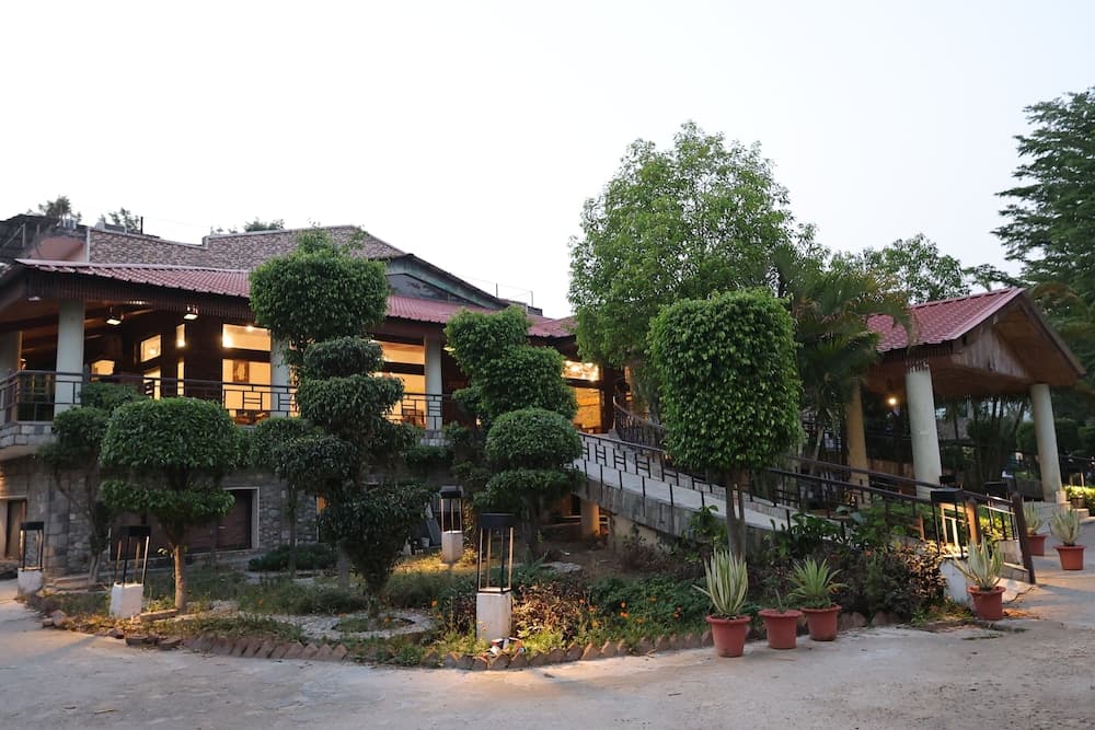 Bento The Roar Resort.